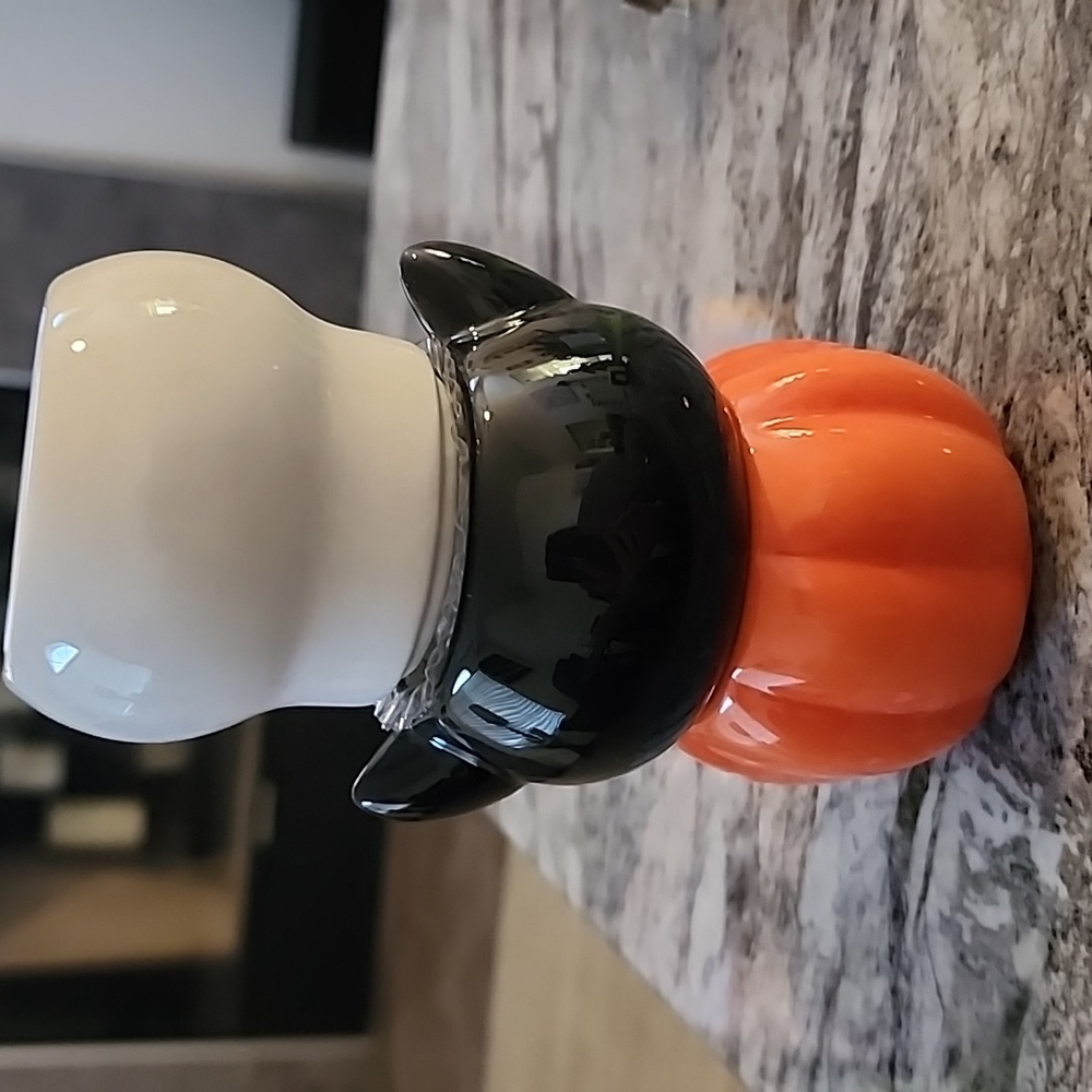 Hallmark Spooky Tea Light Candle Holder Set of 3 Ceramic Halloween NEW! - Picture 3 of 16
